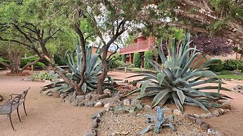Sky Ranch Lodge