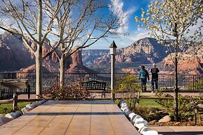 Sky Ranch Lodge