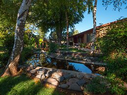 Sky Ranch Lodge