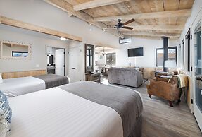 Sky Ranch Lodge