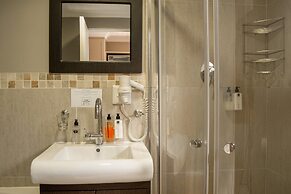 Ruslamere Hotel & Conference Centre