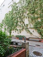 Austrian Yard at Furshtatskaya 45