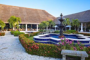 Grand Palladium Colonial Resort & Spa All Inclusive