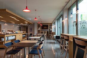 Holiday Inn Express Lisbon Airport by IHG