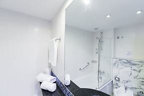 Holiday Inn Express Lisbon Airport by IHG