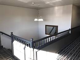 Ameri-Stay Inn & Suites