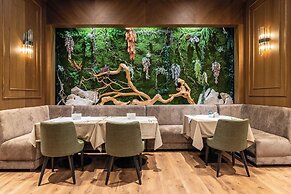 Premier Luxury Mountain Resort