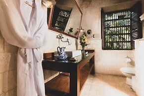 Casa del Arzobispado Hotel