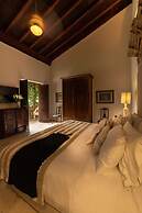 Casa del Arzobispado Hotel