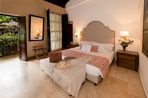 Casa del Arzobispado Hotel