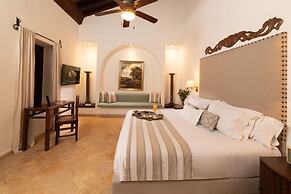 Casa del Arzobispado Hotel