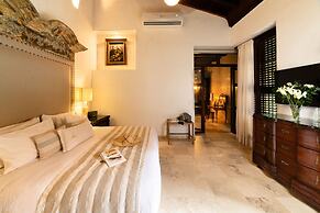 Casa del Arzobispado Hotel