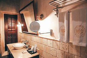 Casa del Arzobispado Hotel