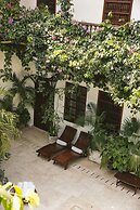 Casa del Arzobispado Hotel