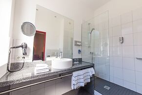 NOVINA HOTEL Tillypark