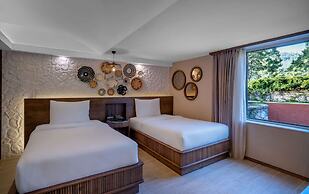 Rixos Sungate - The Land of Legend Access