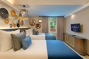 Rixos Sungate - The Land of Legend Access