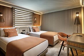 Rixos Sungate - The Land of Legend Access