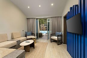 Rixos Sungate - The Land of Legend Access