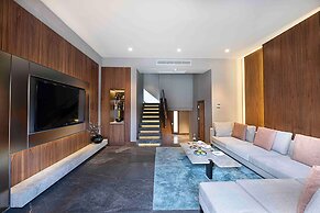 Rixos Sungate - The Land of Legend Access