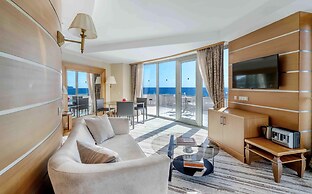Rixos Sungate - The Land of Legends Access