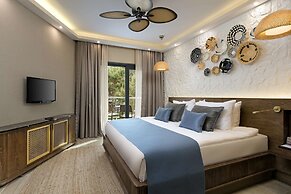 Rixos Sungate - The Land of Legend Access