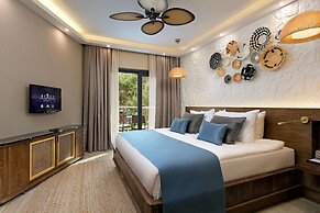 Rixos Sungate - The Land of Legends Access