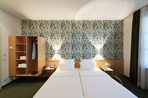 MOMA1890 Boutique Hotel