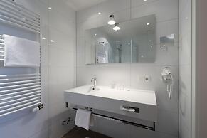 MOMA1890 Boutique Hotel