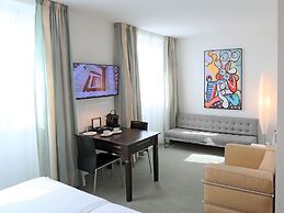 MOMA1890 Boutique Hotel