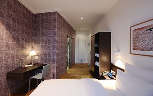 MOMA1890 Boutique Hotel