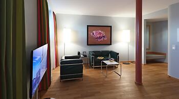 MOMA1890 Boutique Hotel