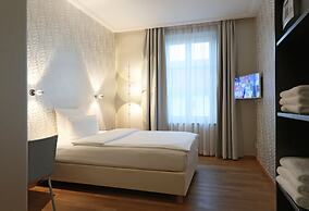 MOMA1890 Boutique Hotel