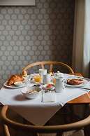 MOMA1890 Boutique Hotel