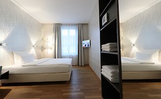 MOMA1890 Boutique Hotel