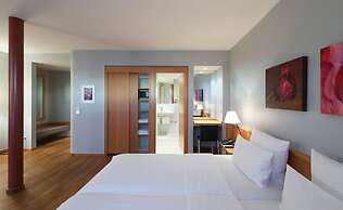 MOMA1890 Boutique Hotel