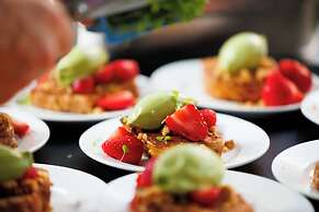 Post-Plaza Hotel & Grand Café