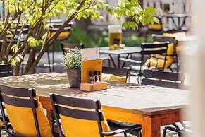 Post-Plaza Hotel & Grand Café