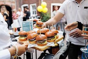 Post-Plaza Hotel & Grand Café