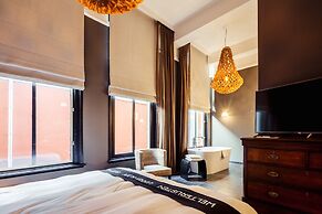 Post-Plaza Hotel & Grand Café