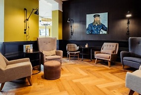 Post-Plaza Hotel & Grand Café
