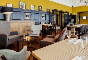 Post-Plaza Hotel & Grand Café