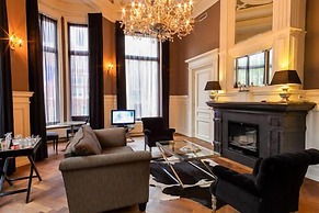 Post-Plaza Hotel & Grand Café