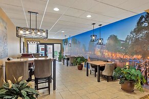 Best Western Plus Swiss Chalet Hotel & Suites