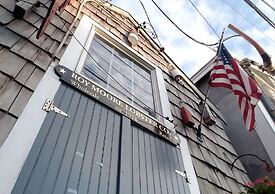 Rockport Inn And Suites