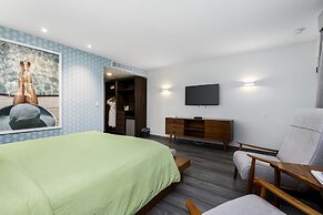 The Skylark a Palm Springs Hotel