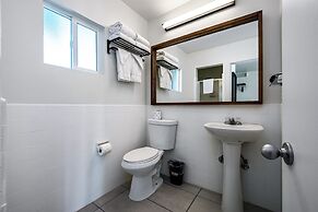 The Skylark a Palm Springs Hotel