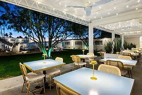 The Skylark a Palm Springs Hotel