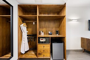 The Skylark a Palm Springs Hotel