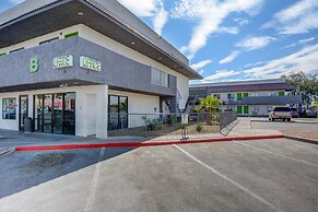 Siegel Slots and Suites